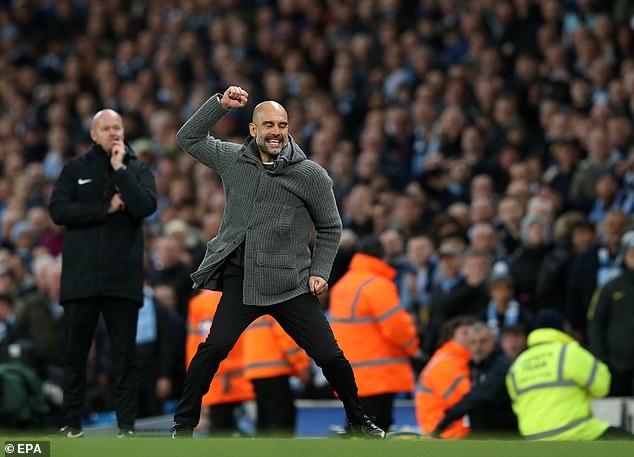 Pep Guardiola hứng khởi sau bàn mở tỉ số của Kompany Man City 1-0 Leicester, kết quả vòng 37 ngoại hạng anh, kết quả ngoại hạng anh, kết quả Man City vs Leicester
