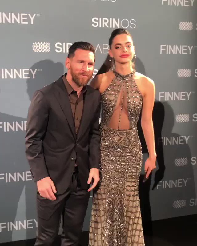 Messi ngại ngùng khi chụp ảnh với phái nữ Messi, barca, barcelona, lịch thi đấu barca, lịch thi đấu la liga, messi lộ clip