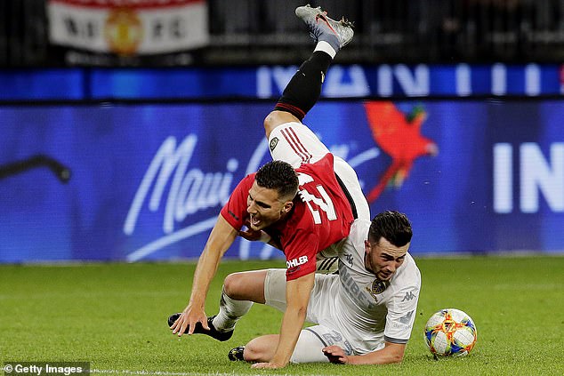 Dalot lặn lội sang tận châu Á vì khát khao chữa dứt hẳn chấn thương - Ảnh: Getty Images Sao MU, MU, Man Utd, vòng loại World Cup 2022, vòng loại EURO 2020, Dalot, MU vs Leicester, lịch thi đấu Ngoại hạng Anh
