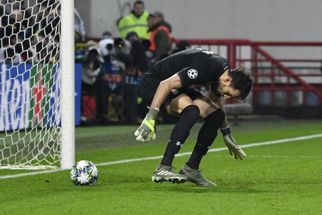 Pha bóng đáng quên của Guilherme - Ảnh: Getty Images Ramsey, Ronaldo, Ronaldo mất bàn thắng, Ramsey cướp bàn thắng Ronaldo, Lokomotiv vs Juventus, Champions League, Juventus