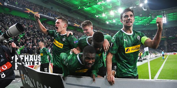 Marcus Thuram đem về trận thắng kịch tính cho M'gladbach - Ảnh: Getty Kết quả M'gladbach vs Roma, M'gladbach vs Roma, kết quả Europa League, M'gladbach, Roma