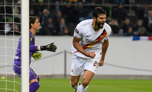 Fazio sắm vai người hùng và tội đồ trong trận đấu này - Ảnh: Getty Kết quả M'gladbach vs Roma, M'gladbach vs Roma, kết quả Europa League, M'gladbach, Roma