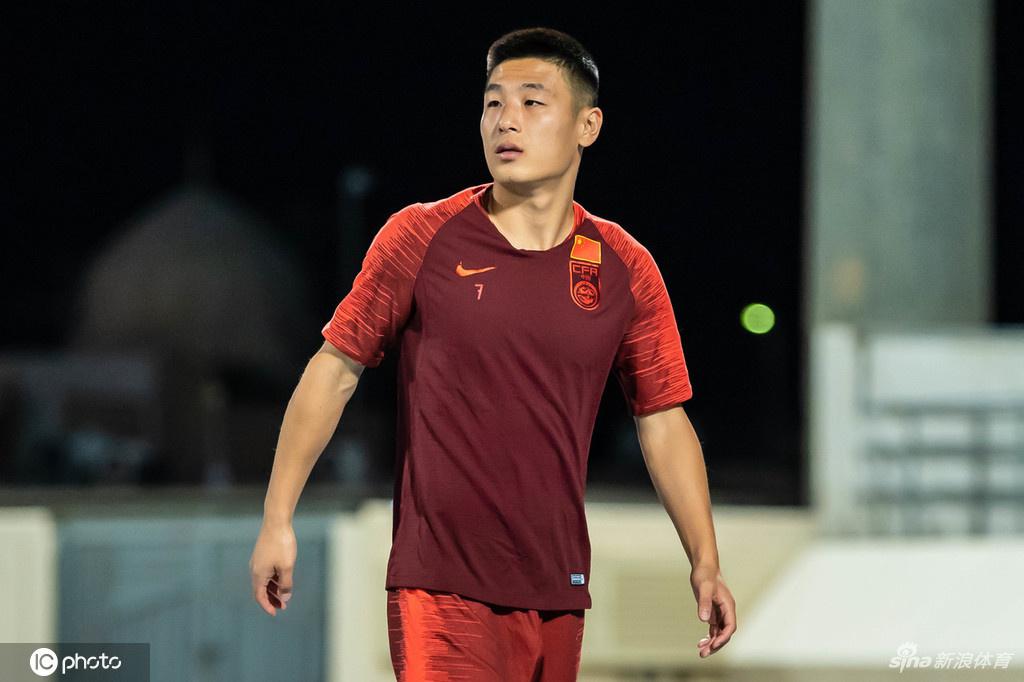 Wu Lei bay thẳng tới Ả Rập thống nhất từ Tây Ban Nha - Ảnh: SINA vòng loại world cup, trung quốc, ronaldo trung quốc, wu lei, vũ lỗi, elkerson, Syria vs Trung Quốc