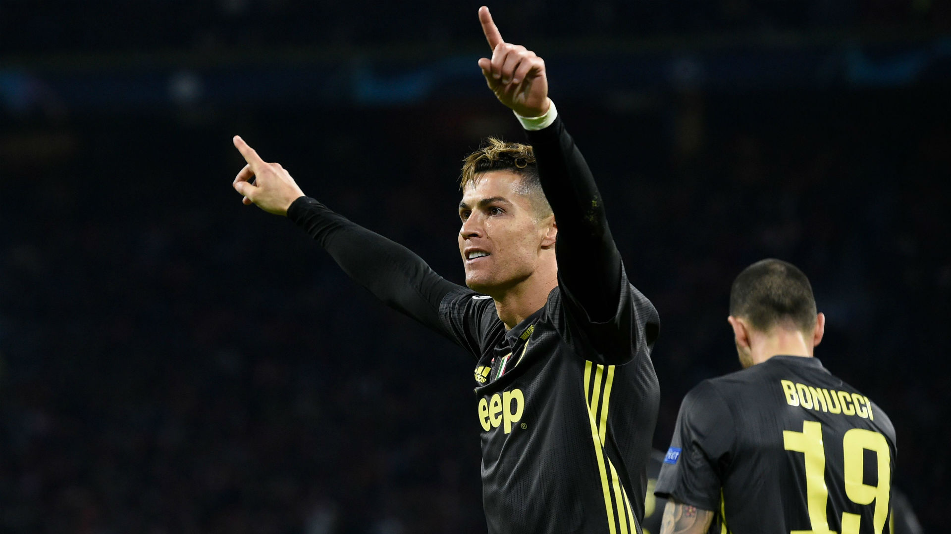 Ronaldo ghi bàn giúp Juventus giành lợi thế trước Ajax tứ kết c1, tu ket c1, tứ kết champions league, mu vs barca, man utd vs barca, mu, man utd, barca, barcelona, messi, smalling