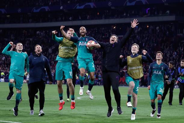 Niềm hạnh phúc của các cầu thủ và ban huân luyện Tottenham ajax vs tot, ajax vs tottenham, ajax tottenham, ajax, TOT, tottenham, pochettino, bán kết c1, bán kết champions league, cúp c1, c1