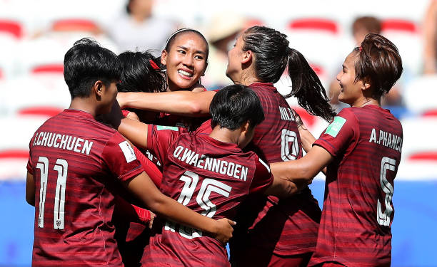 Các cô gái Thái Lan ăn mừng bàn thắng đầu tiên tại World Cup Thái lan, nữ thái lan, việt nam, đội tuyển nữ thái lan, đt nữ thái lan, world cup 2019, world cup bóng đá nữ, world cup nữ, world cup bóng đá nữ 2019