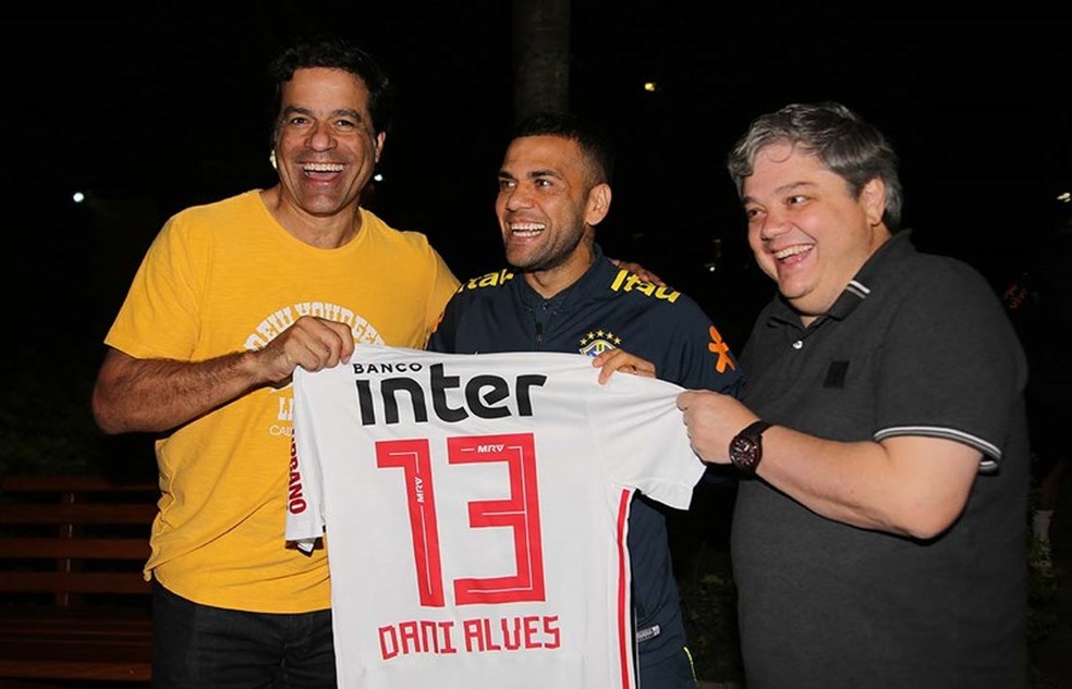 Dani Alves chính thức hồi hương thi đấu tin chuyển nhượng, chuyển nhượng 2/8, chuyển nhượng hè 2019, chuyển nhượng mới nhất, dani alves, alves, psg, barca, juventus, brazil