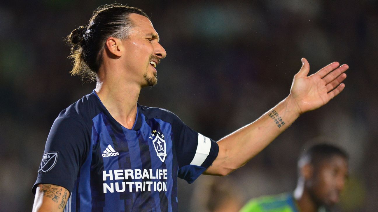 Khuôn mặt đáng thương của Ibrahimovic khi chứng kiến đồng đội phản lưới nhà (Nguồn: ESPN) zlatan ibrahimovic, ibrahimovic, giải nhà nghề mỹ, mls, la galaxy, đốt lưới nhà, phản lưới nhà