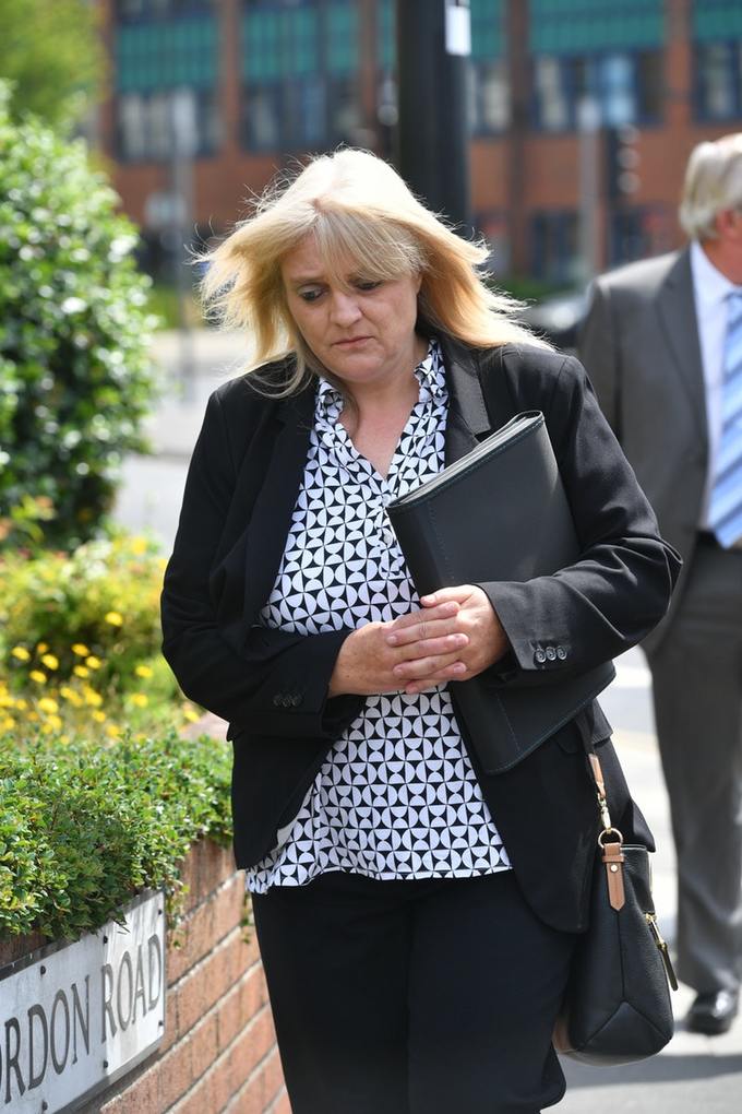 Sherry Bray rời Tòa án Swindon Magistrates. Ảnh: PA cardiff city, nantes, emiliano sala, sala, sala nantes, sala cardiff