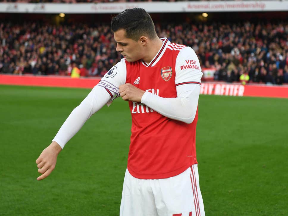 Xhaka chính thức bị tước băng đội trưởng của Arsenal. Ảnh: Getty Images Arsenal, Xhaka, aubameyang, Xhaka Arsenal, tin tức Arsenal, đội trưởng arsenal, đội trưởng