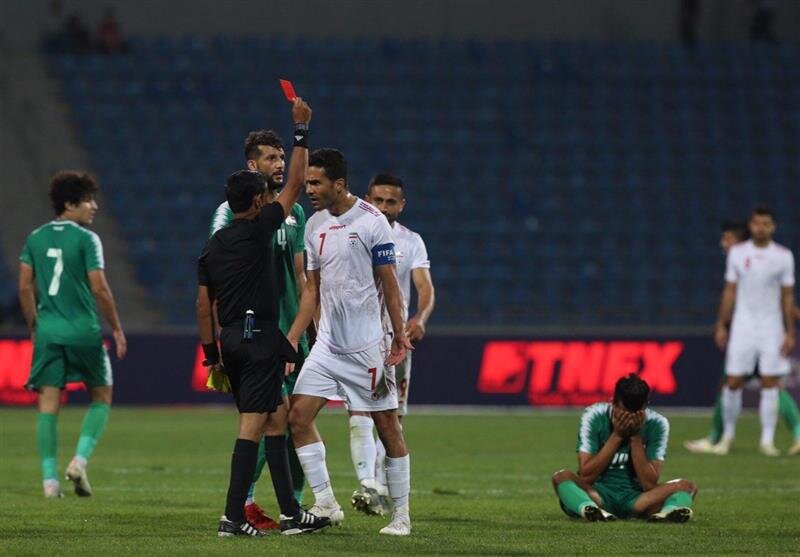 Masoud Shojaei nhận thẻ đỏ khiến Iran ôm hận trước Iraq. Ảnh: Tehran Times FIFA, kết quả vòng loại world cup 2022, kết quả Iraq vs Iran, vòng loại world cup 2022, vl world cup 2022