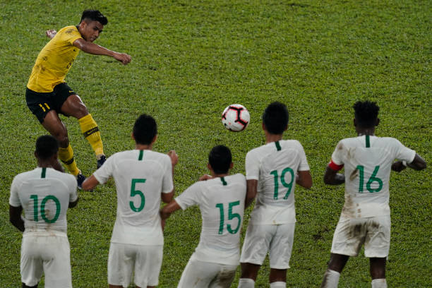 Safawi Rasid lập cú đúp giúp Malaysia đánh bại Indonesia. Ảnh: Getty Images Việt Nam 0-0 Thái Lan, Kết quả Việt Nam vs Thái Lan, Kết quả vòng loại World Cup 2022, kết quả vl World Cup 2022