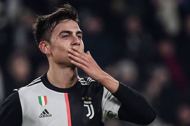 Dybala lập siêu phẩm sút phạt vào lưới Atletico. Ảnh: Getty Images Kết quả bóng đá, kết quả C1, Kết quả bóng đá 27/11, kết quả bóng đá hôm nay, kết quả Juventus vs Atletico, kết quả Real Madrid vs PSG