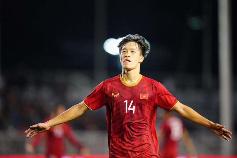 Hoàng Đức ghi bàn ấn định chiến thắng cho U22 Việt Nam. Ảnh: Thanh niên