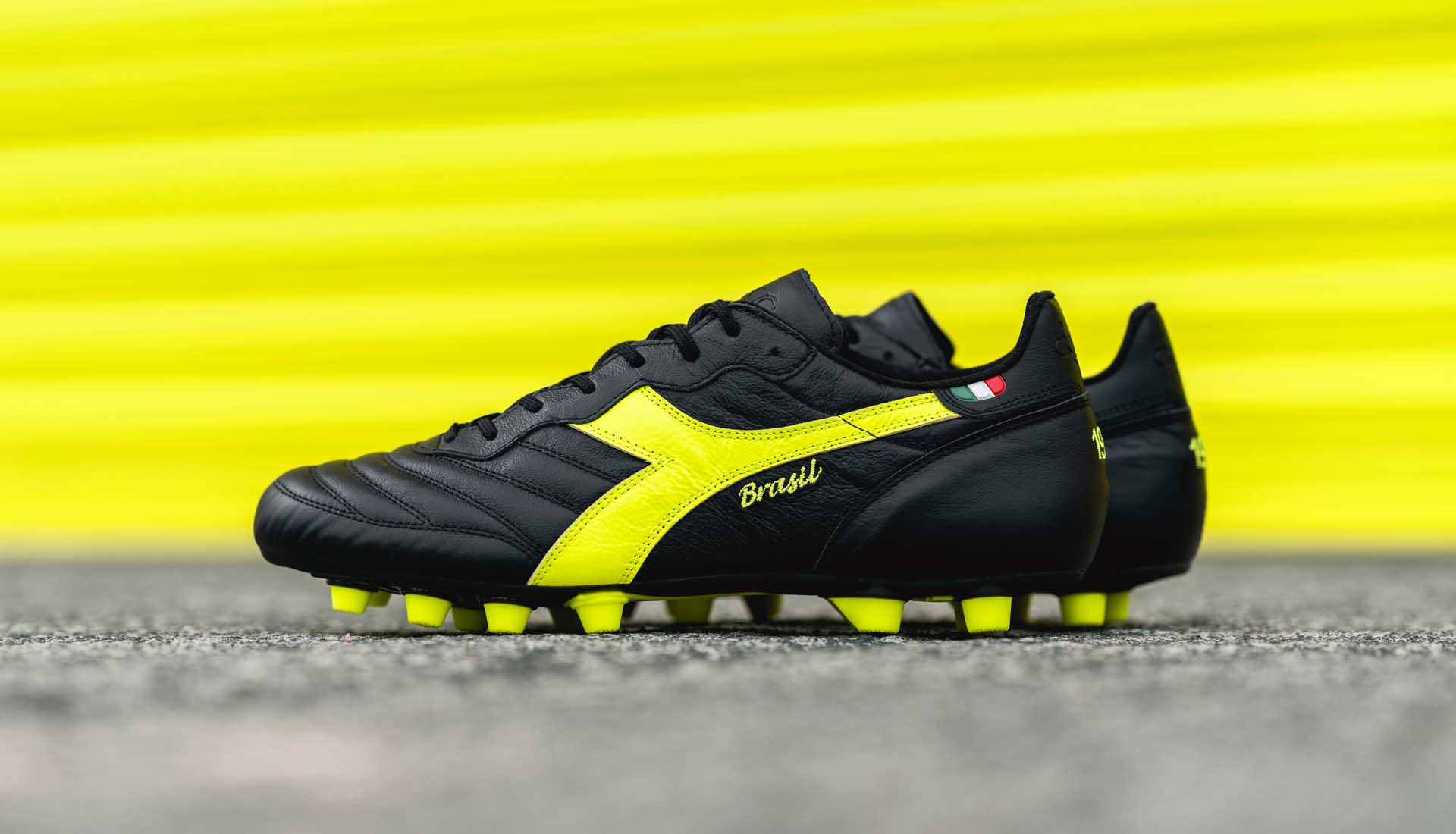 Diadora là hãng giày rất được Marco Van Basten ưa thích