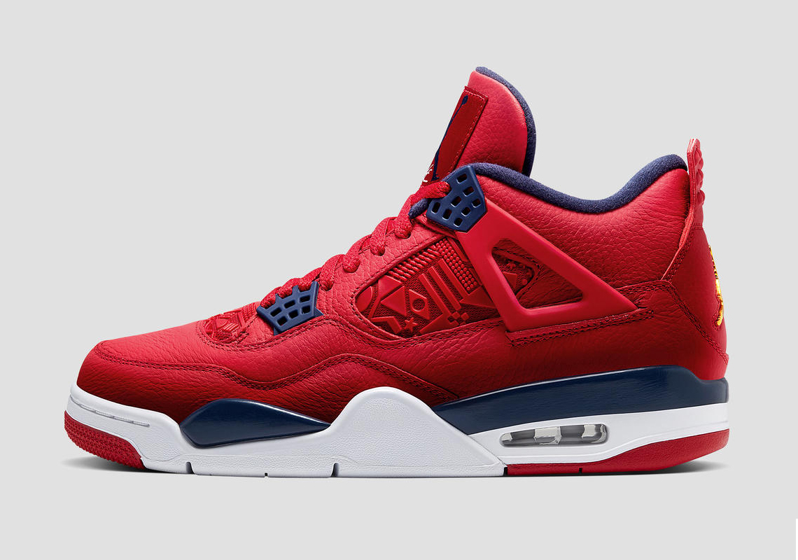 Air Jordan 4 với màu đỏ đặc trưng của Trung Quốc kèm theo logo trên lá cờ của các quốc gia lọt vào chung chết FIBA World Cup