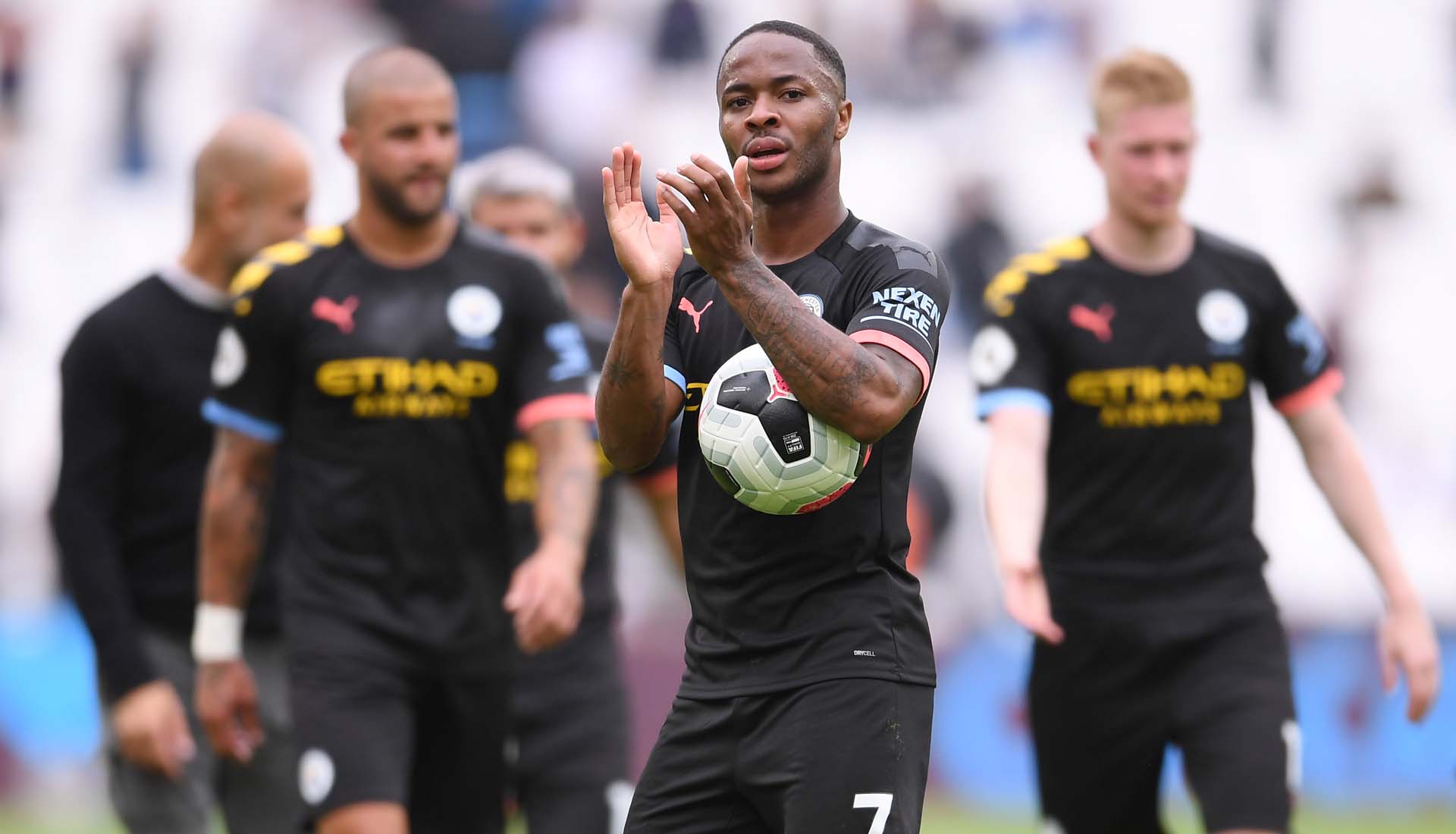 Hợp đồng tài trợ giày Nike sắp ký với Raheem Sterling có thể lơn tới hơn 120 triệu Đô-la Mỹ