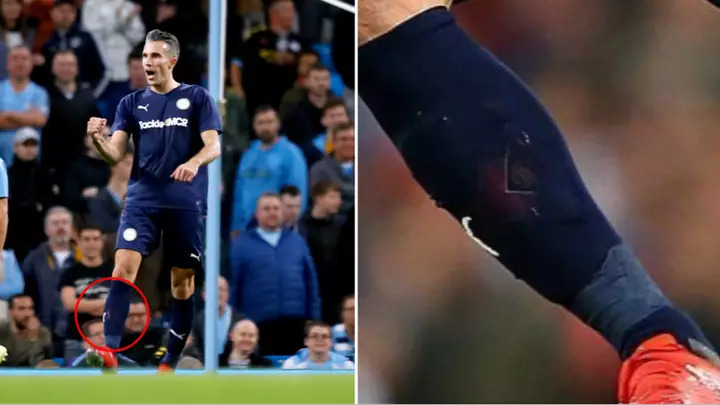 Robin van Persie mang đệm ống đồng MU trong trận tri ân Kompany