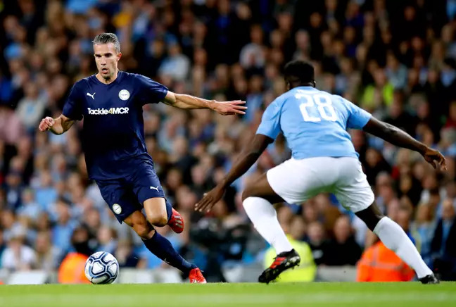Robin van Persie tỏ ra vẫn còn rất nhanh nhẹn.