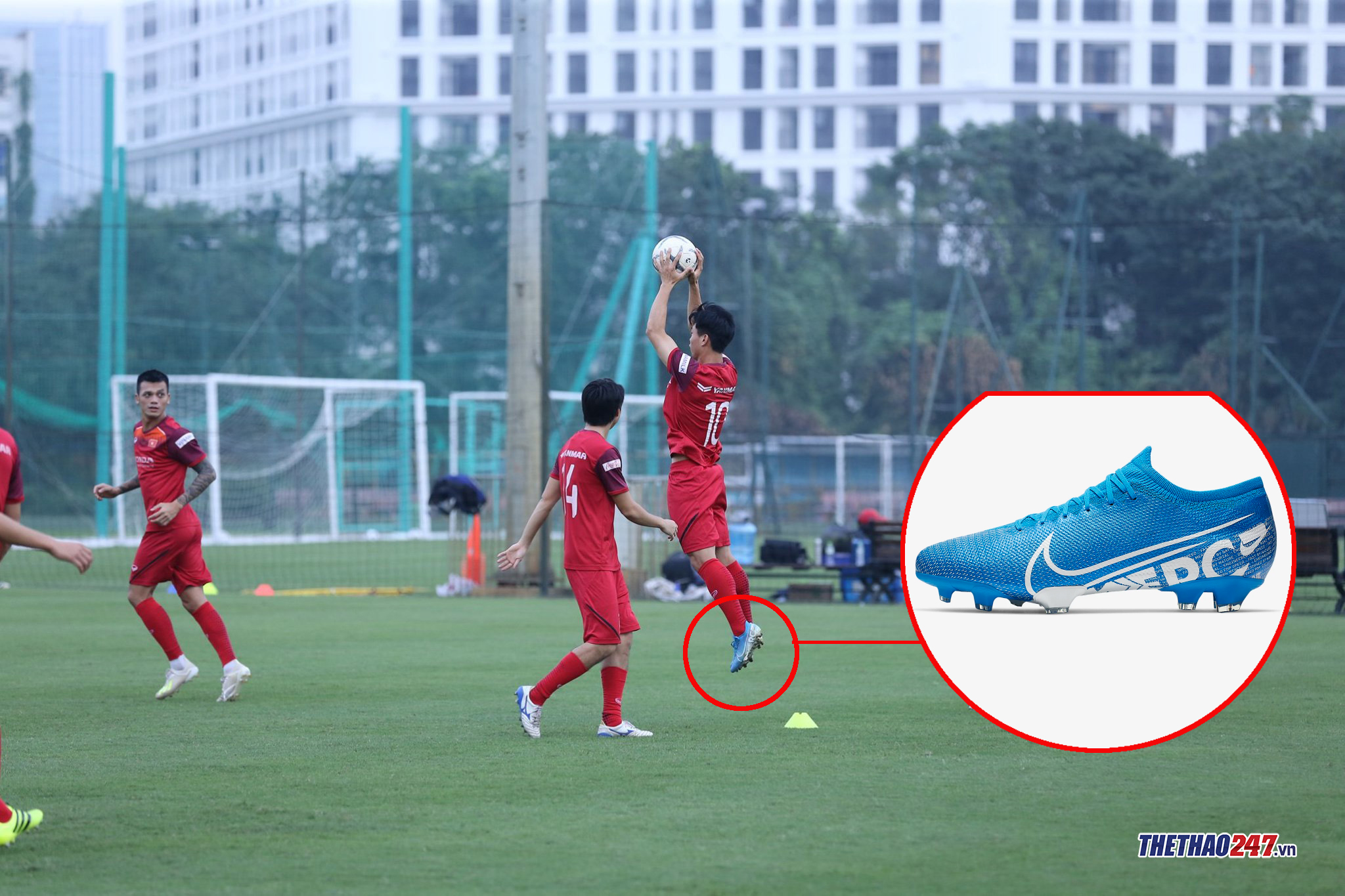 Công Phượng sở hữu giày đinh mới nhất từ Nike. (ảnh: Lê Thành).