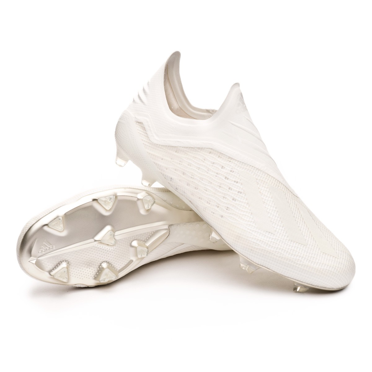 Đôi Adidas X18+ Off White của Văn Hậu có giá gần 300 USD khi mới ra mắt.