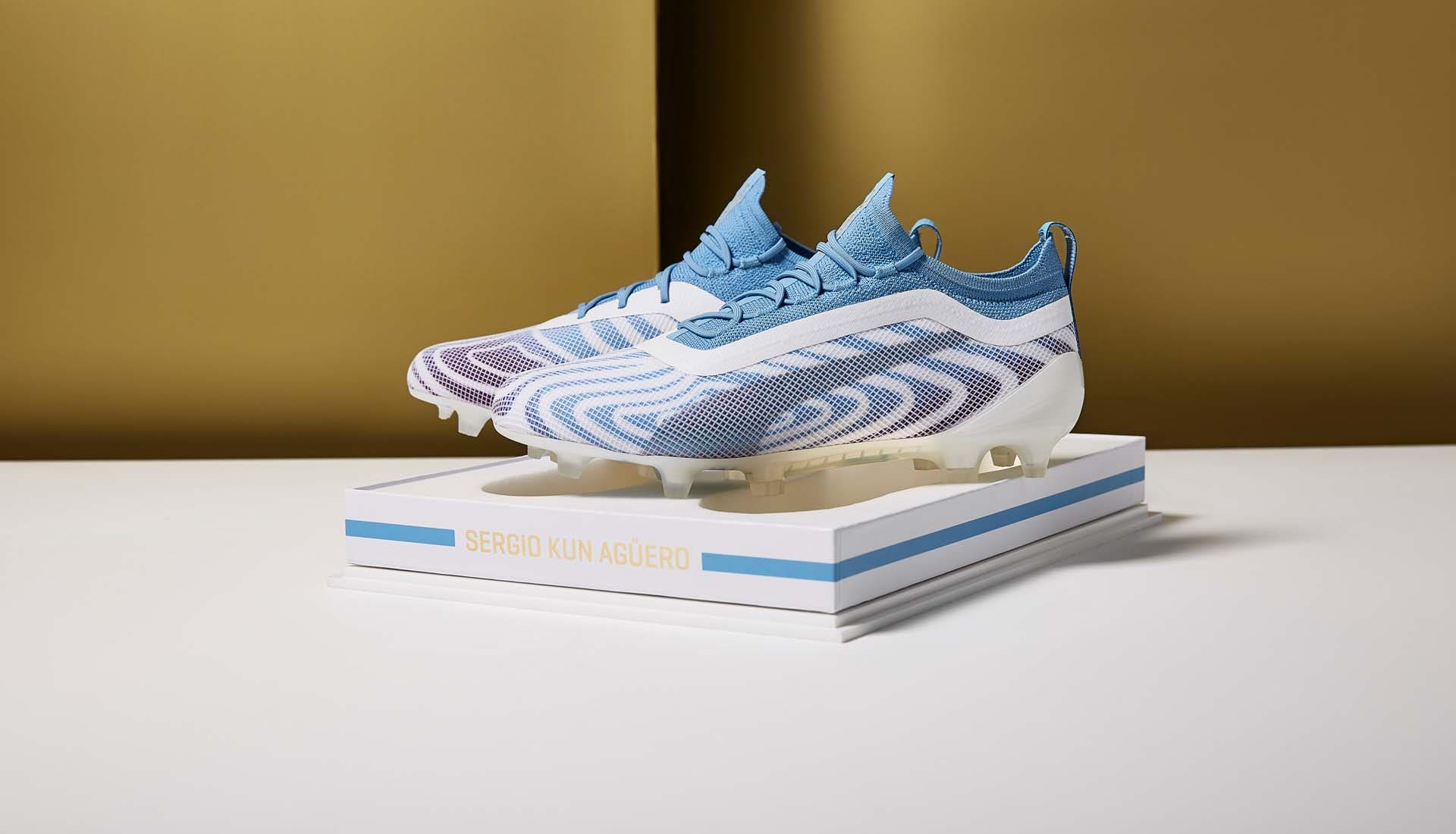 puma vinh danh 12 hat trick cua aguero voi giay doc