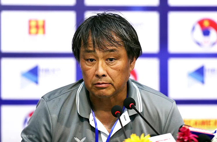 HLV trưởng U18 Campuchia: Gyotoku Koji (Ảnh: Đức Đồng) U18 Campuchia