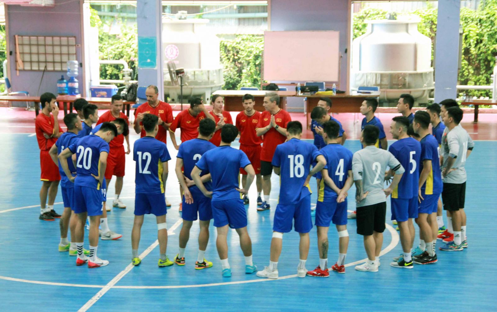 Cuộc cạnh tranh trở nên quyết liệt hơn khi Đông Nam Á chỉ còn 3 suất dự VCK châu Á. Nhưng toàn đội vẫn đặt quyết tâm sẽ đi đến trận chung kết tại đấu trường khu vực.
