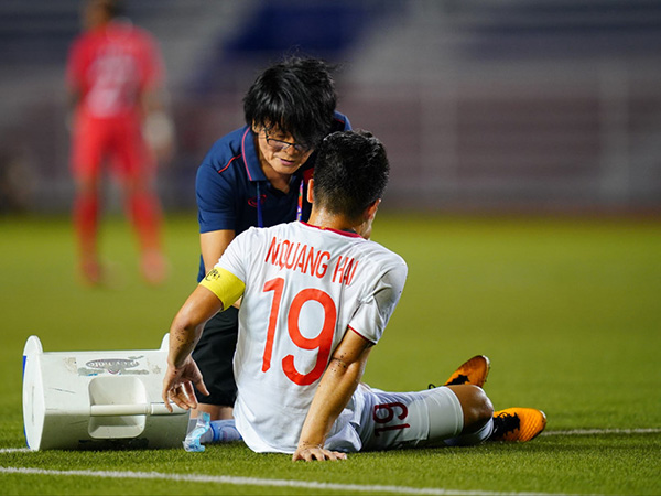 quang hai chan thuong sea game 30