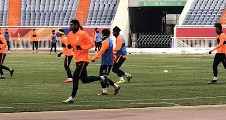 Hình ảnh Fellaini tập luyện cùng đồng đội
