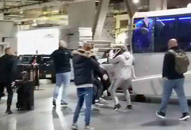 McGregor gọi người tấn công xe của các võ sĩ khác Conor McGregor, McGregor, MMA, võ sĩ, võ thuật tổng hợp