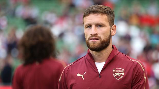 Mustafi cần tìm đường rời Arsenal. Ảnh: Independent Arsenal, Mustafi, Maguire, tin chuyển nhượng Arsenal, Ngoại hạng Anh