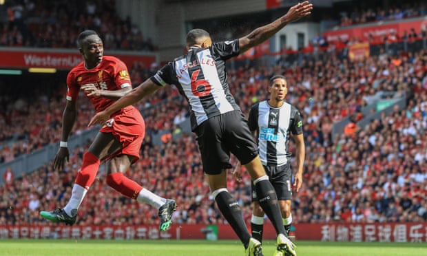 Mane gỡ hòa. Ảnh:Guardian Kết quả Liverpool vs Newcastle, Kết quả Ngoại hạng Anh, Liverpool vs Newcastle, Liverpool, link xem Liverpool vs Newcastle, Liverpool vs, Liverpool Newcastle