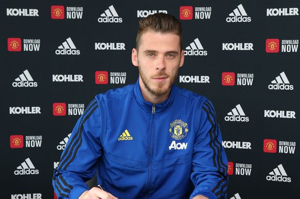 De Gea tại buổi ký hợp đồng. Ảnh: Man Utd https://thethao247.vn/333-de-gea-muon-roi-mu-voi-gia-0-dong-d186752.html