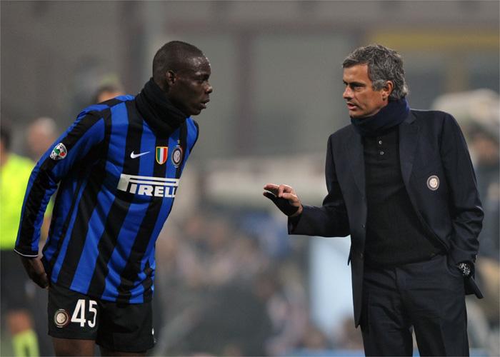 Balotelli và Mourinho tại Inter. Ảnh: Getty morata, alvaro morata, morata nhận thẻ đỏ, balotelli, mario balotelli, atletico madrid, atletico, Real, Real Madrid, tin Real, tin Real Madrid, tin La Liga, La Liga, atletico vs real, atletico madrid vs real madrid, inter milan,