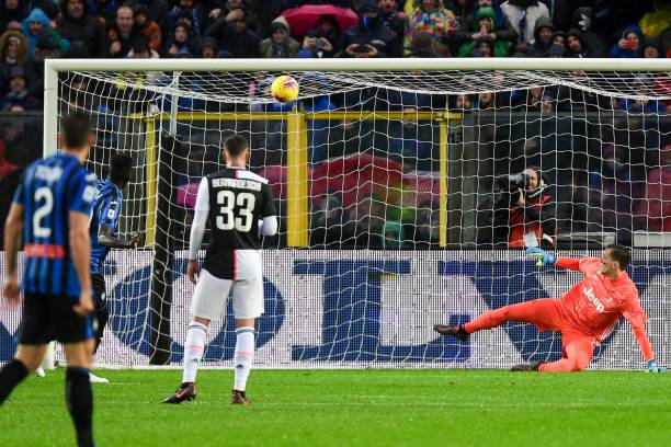 Atalanta đá hỏng phạt đền. Ảnh: Getty Kết quả Atalanta vs Juventus, Atalanta vs Juventus, Atalanta, Juventus, serie a