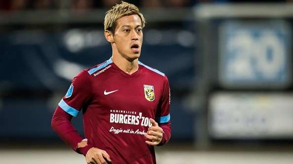 HLV U22 Campuchia nhận thất bại đau đớn ngày ra mắt Vitesse. Ảnh: Getty