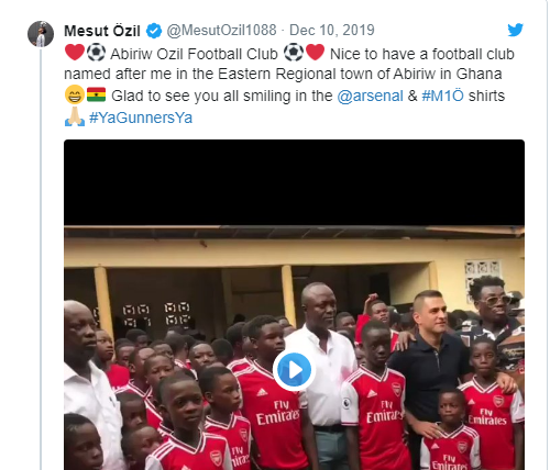 Ozil chia sẻ tin vui có đội bóng mang tên mình. Ảnh: Screenshot
