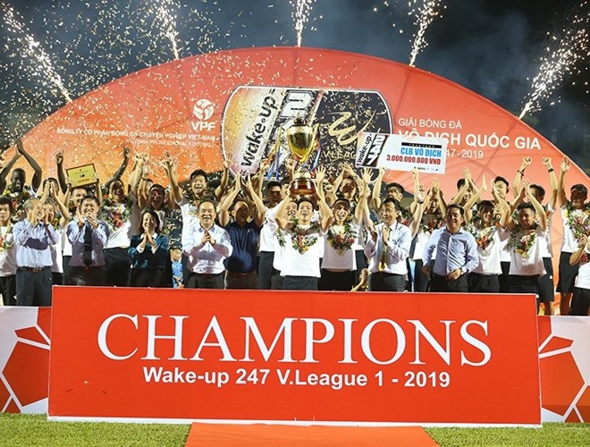 Hà Nội FC, Hà nội FC nhận cúp, Đoàn Văn Hậu, Bố mẹ Đoàn Văn Hậu, Than Quảng Ninh 4-2 Hà Nội FC