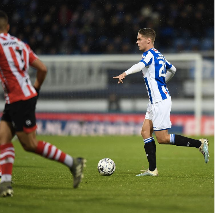 SC Heerenveen gặp bất lợi sau 45 phút thi đấu đầu tiên Kết quả SC Heerenveen vs Rotterdam, SC Heerenveen 2-1 Rotterdam, kết quả giải VĐQG Hà Lan, Văn Hậu